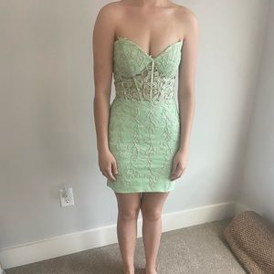 Brand new, never worn! Beautiful dress & nice quality
